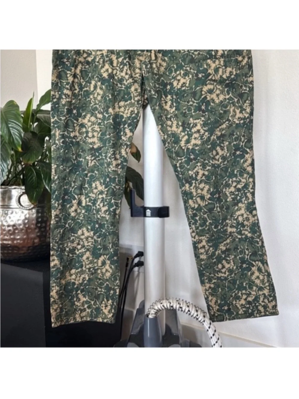 Anthropologie Hei Hei Sylvan Camo Moto Pants Sz 31 Camo Casual Ankle length